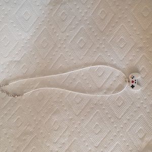 Gamer necklace in white